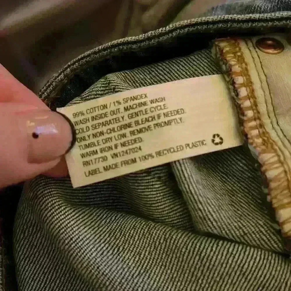 Wild Fable High Rise Mom Jeans Destroy Size 8 - Picture 8 of 8